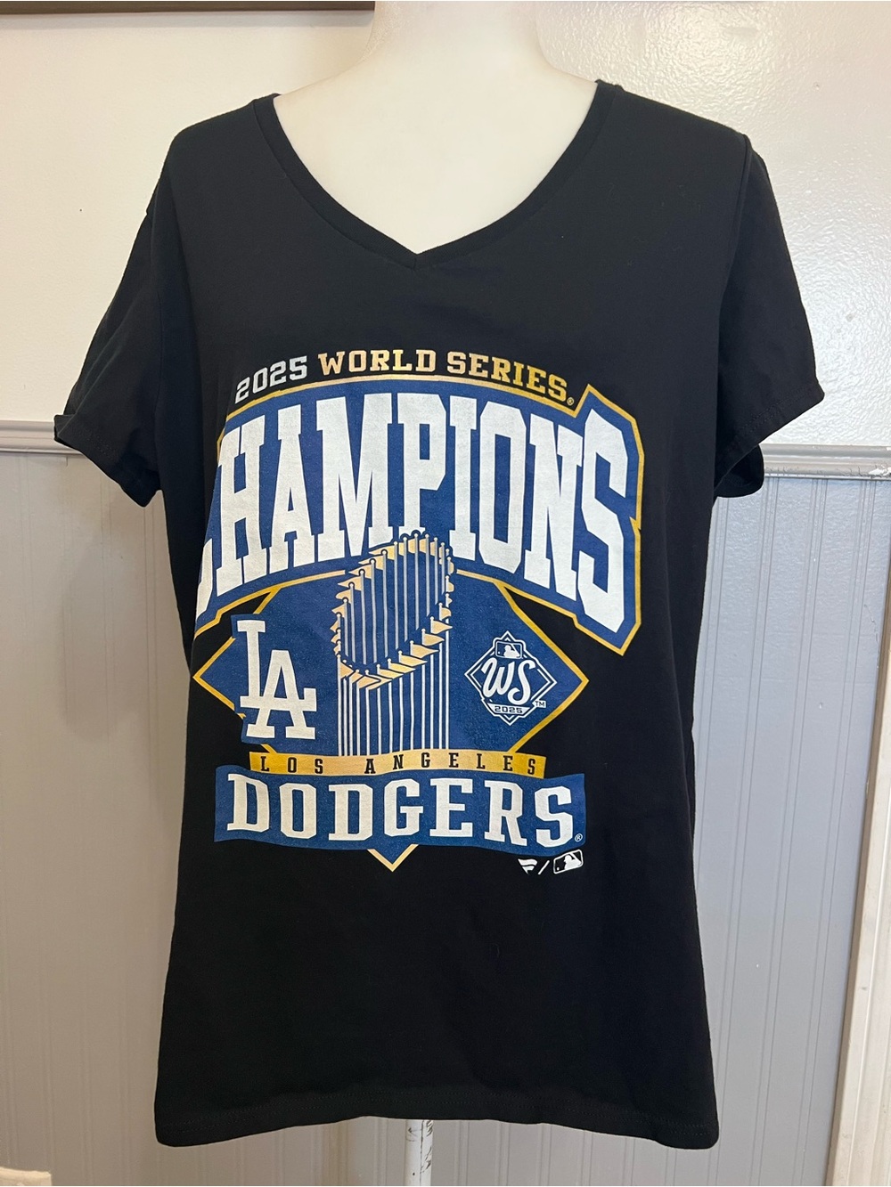 Los Angeles Dodgers Fanatics Champions 2025 T-Shirt / Betts 50 / Women’s 2XL